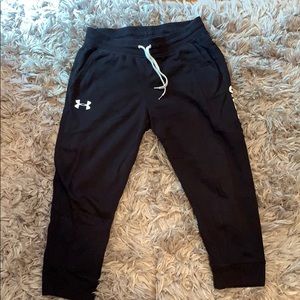 Cropped Under Armour Sweatpants